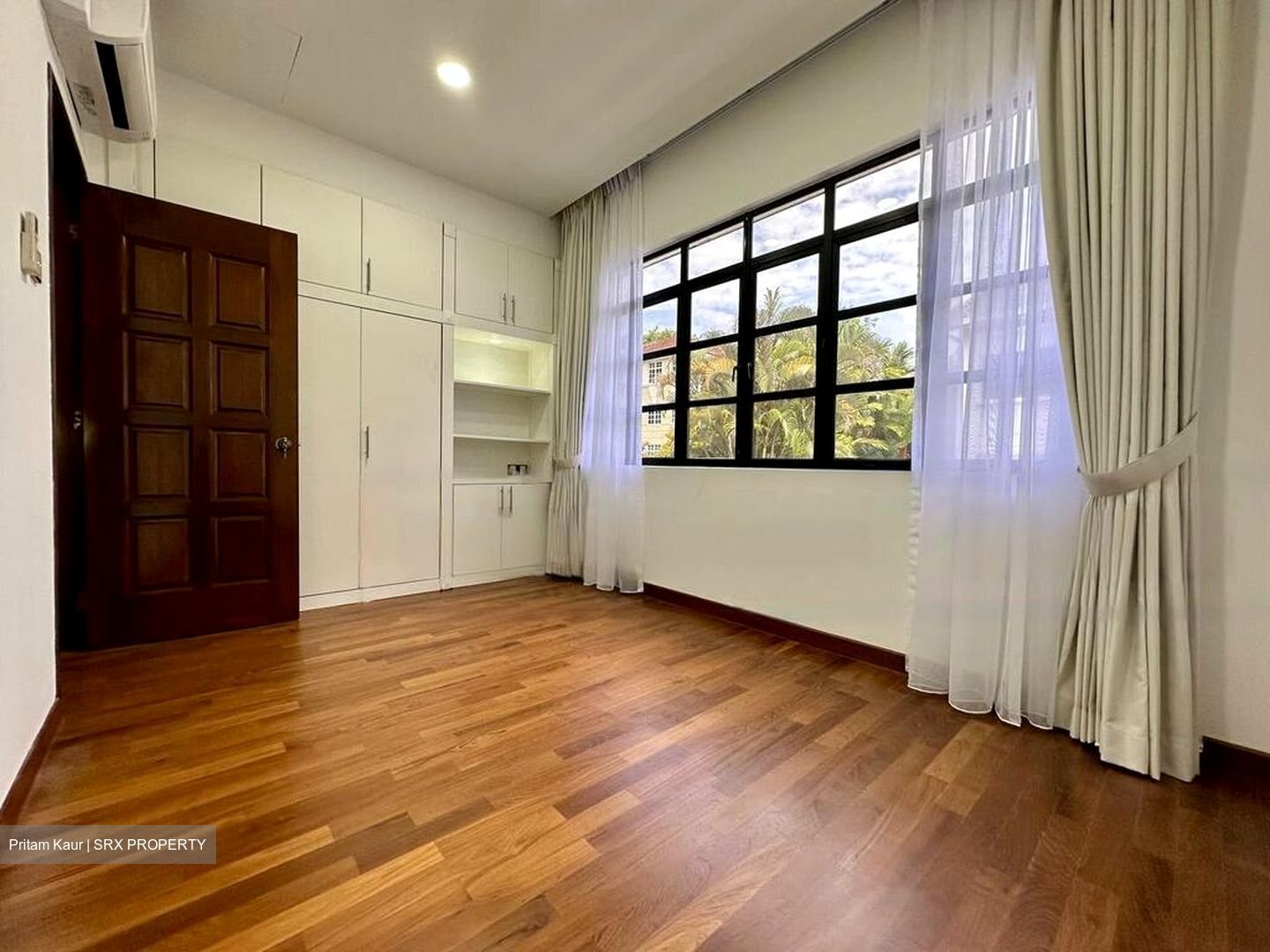 Holland Road (D10), Semi-Detached #457501641